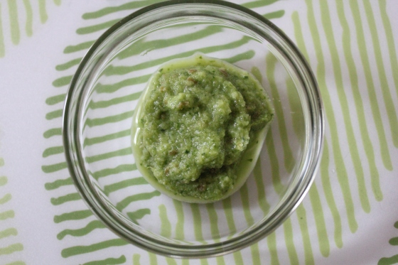 Homemade paleo baby food: kale & pear